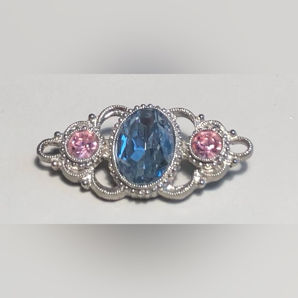 1928 Jewelry Company Brooch and Earrings - Picture 9 of 10